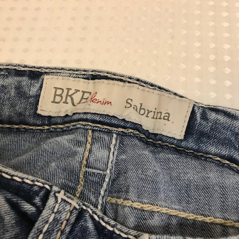BKE WOMENS DENIM CAPRI SIZE 24 - Picture 2 of 8